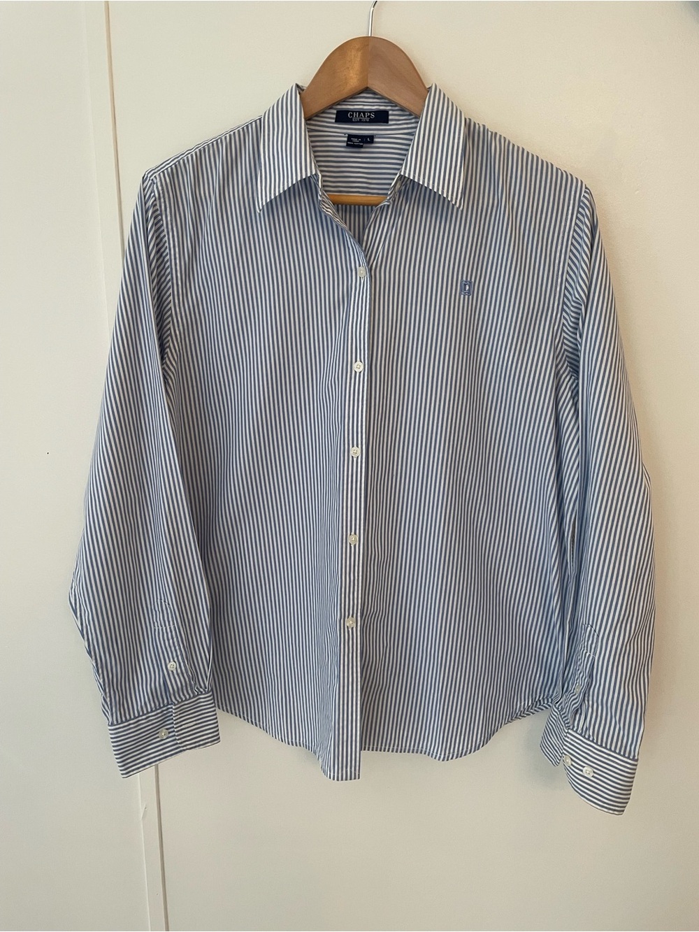 Vintage Chaps Women’s Long Sleeve Blue & White Stripe Button-Down Shirt Size L